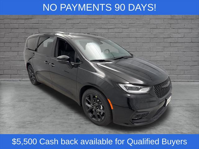 2026 Chrysler Pacifica Select for sale in Portage, WI