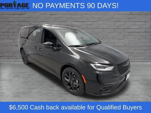 2026 Chrysler Pacifica Select for sale in Portage, WI