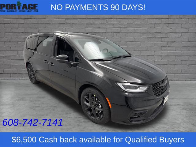 2026 Chrysler Pacifica Select for sale in Portage, WI