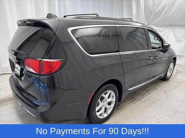 2017 Chrysler Pacifica Touring-L 2017 Chrysler Pacifica Touring-L