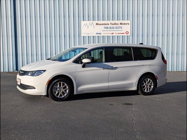 2023 Chrysler Voyager LX