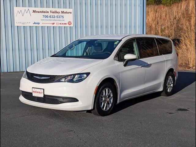 2023 Chrysler Voyager LX