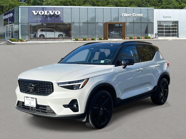 2026 Volvo XC40 B5 Ultra Black Edition