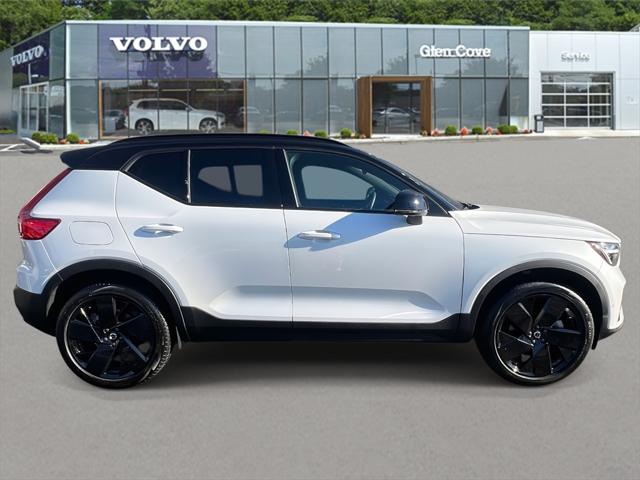 2026 Volvo XC40 B5 Ultra Black Edition