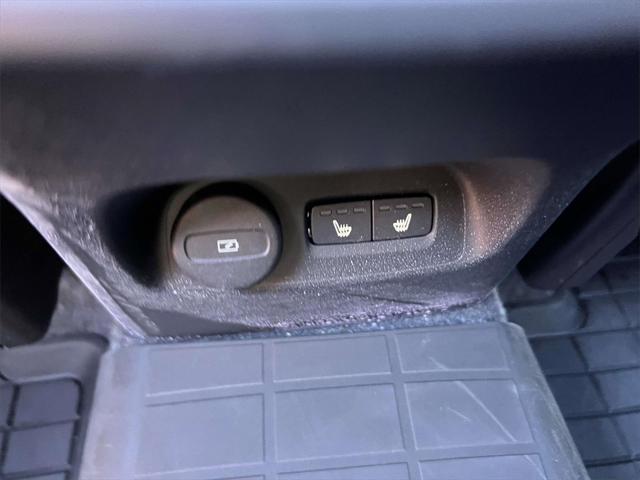 2026 Volvo XC40 B5 Ultra Black Edition