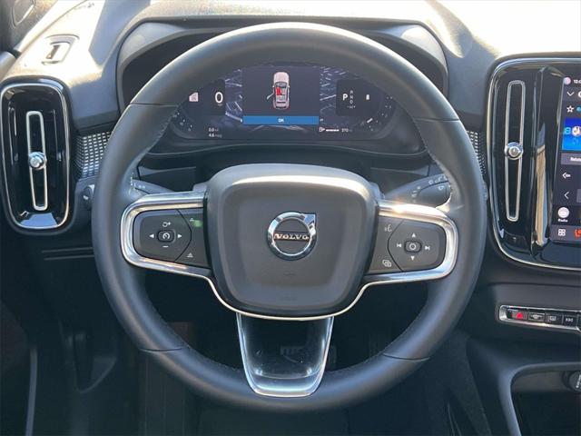 2026 Volvo XC40 B5 Ultra Black Edition