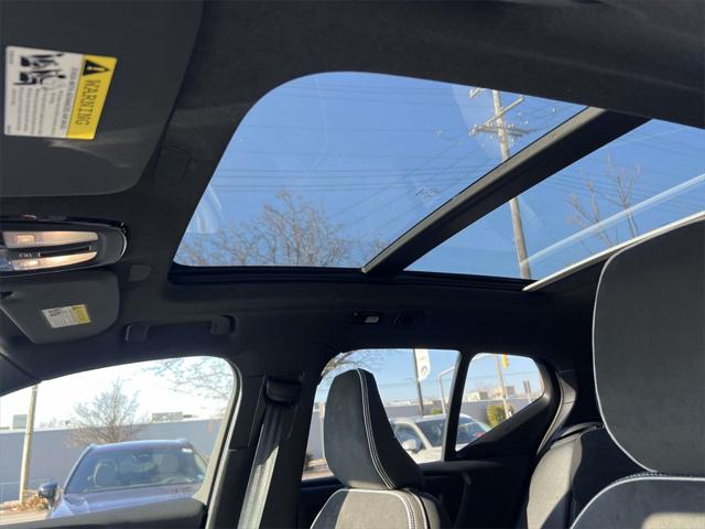 2026 Volvo XC40 B5 Ultra Black Edition