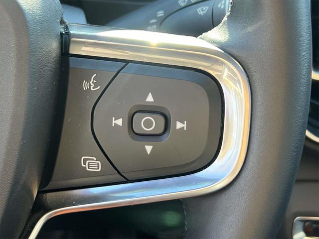 2026 Volvo XC40 B5 Ultra Black Edition