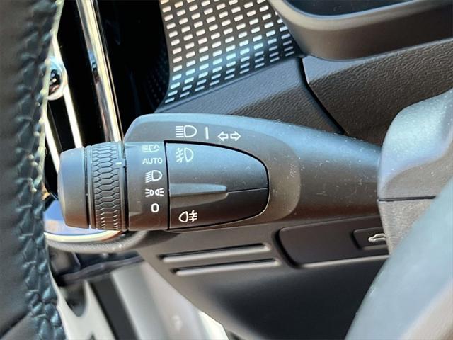 2026 Volvo XC40 B5 Ultra Black Edition