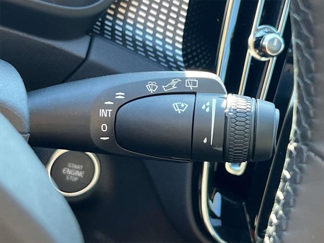 2026 Volvo XC40 B5 Ultra Black Edition