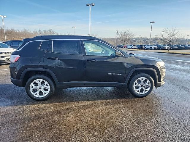 2026 Jeep Compass COMPASS LATITUDE 4X4