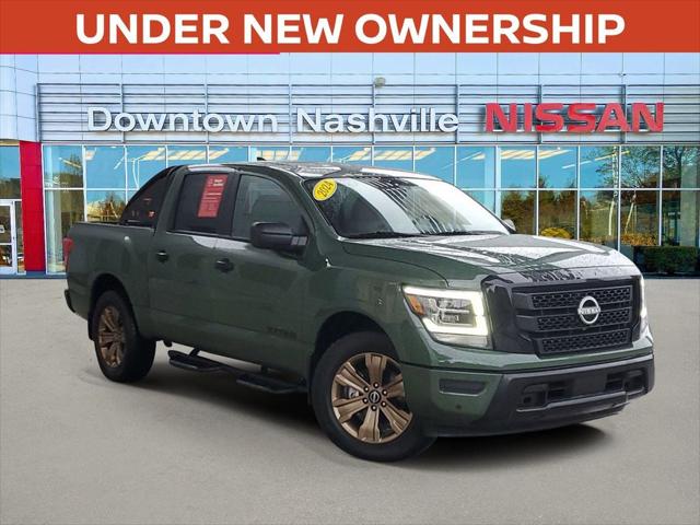 2024 Nissan TITAN Crew Cab SV 4x2
