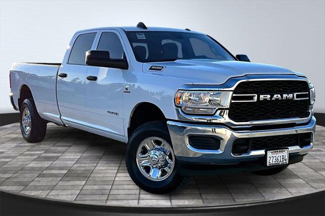 2022 RAM 3500 Tradesman Crew Cab 4x4 8 Box