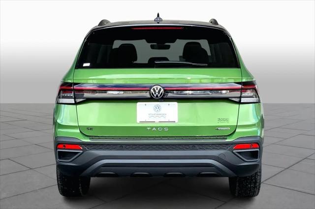 2026 Volkswagen Taos SE Black