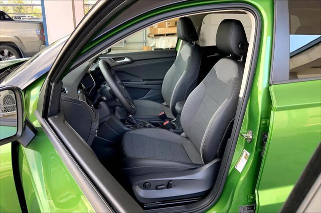 2026 Volkswagen Taos SE Black
