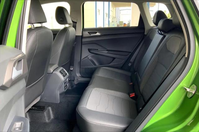 2026 Volkswagen Taos SE Black