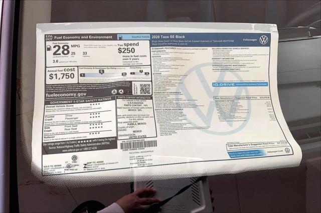 2026 Volkswagen Taos SE Black