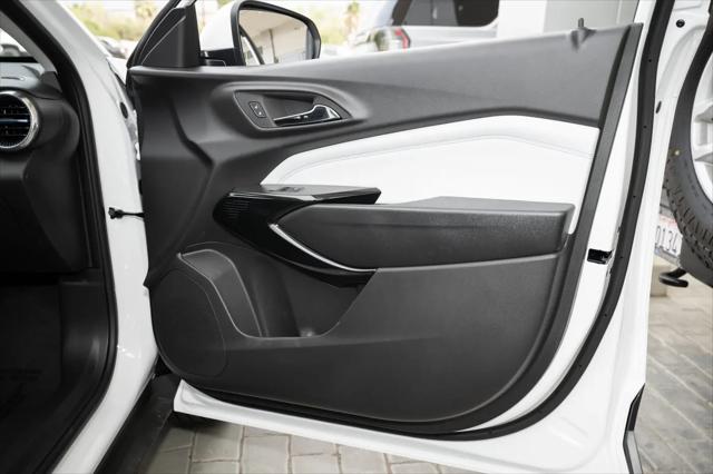 2026 Chevrolet Trax FWD LT