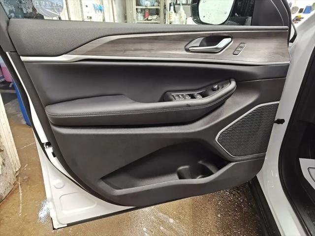 2025 Jeep Grand Cherokee L Limited 4x4