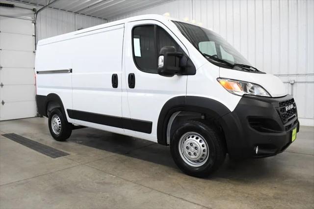 2026 Ram ProMaster Cargo Van Tradesman Low Roof 136" WB w/Pass Seat