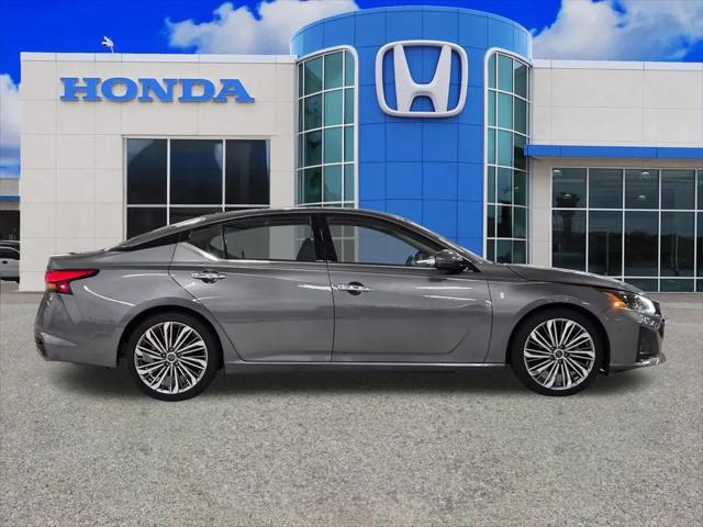 2023 Nissan Altima SL FWD