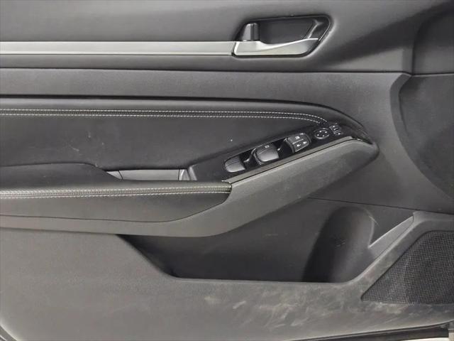 2023 Nissan Altima SL FWD