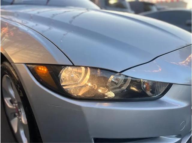 2017 Jaguar XE 25t