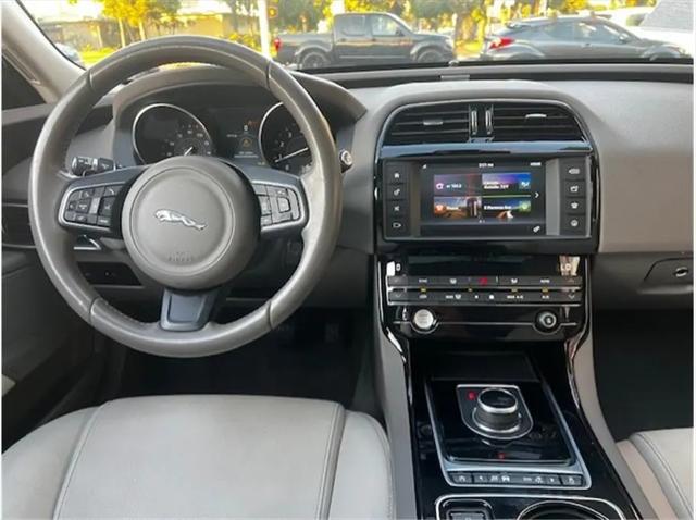 2017 Jaguar XE 25t