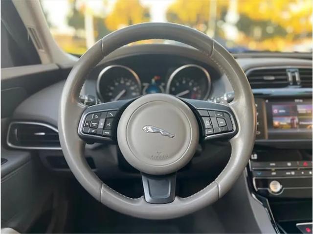 2017 Jaguar XE 25t