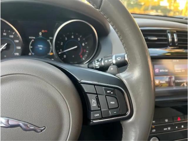2017 Jaguar XE 25t