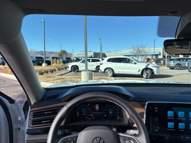 2026 Volkswagen Atlas SE with Technology