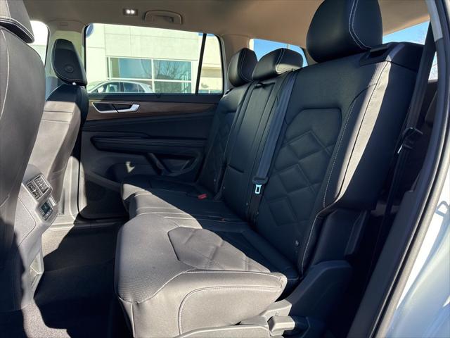 2026 Volkswagen Atlas SE with Technology