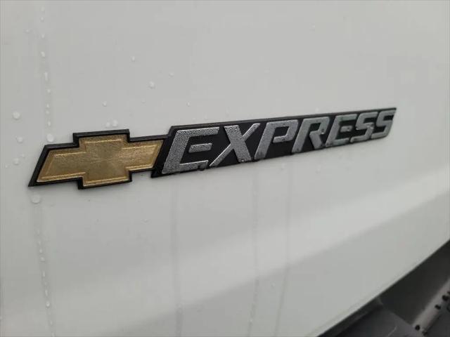2025 Chevrolet Express Cargo Van RWD 2500 Regular Wheelbase WT