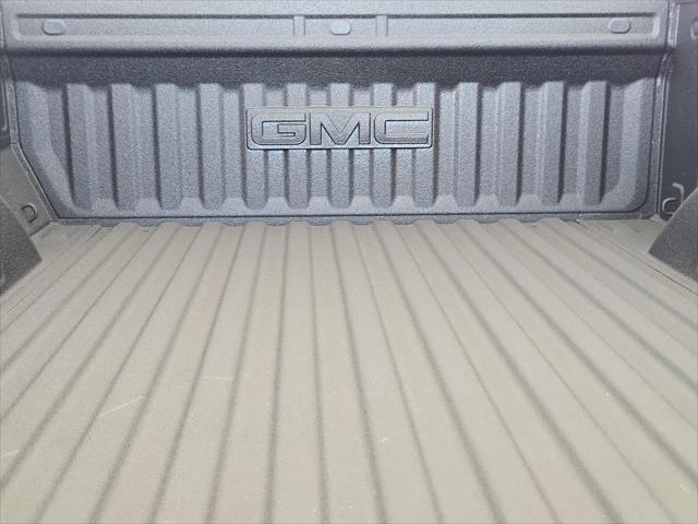 2026 GMC Sierra 1500 Crew Cab, Short Bed, SLT, 4WD