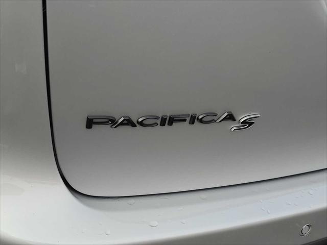 2026 Chrysler Pacifica Select AWD