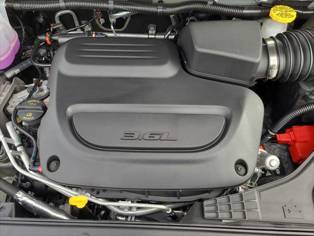 2026 Chrysler Pacifica Select AWD