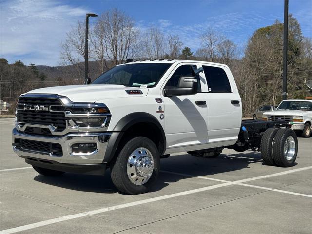 2026 RAM Ram 5500 Chassis Cab RAM 5500 TRADESMAN CHASSIS CREW CAB 4X4 60 CA