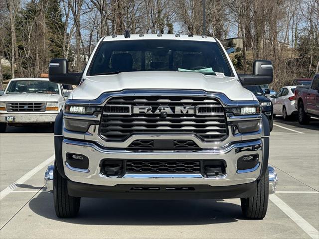2026 RAM Ram 5500 Chassis Cab RAM 5500 TRADESMAN CHASSIS CREW CAB 4X4 60 CA