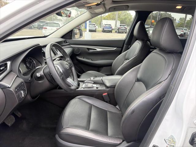2023 INFINITI QX50 LUXE