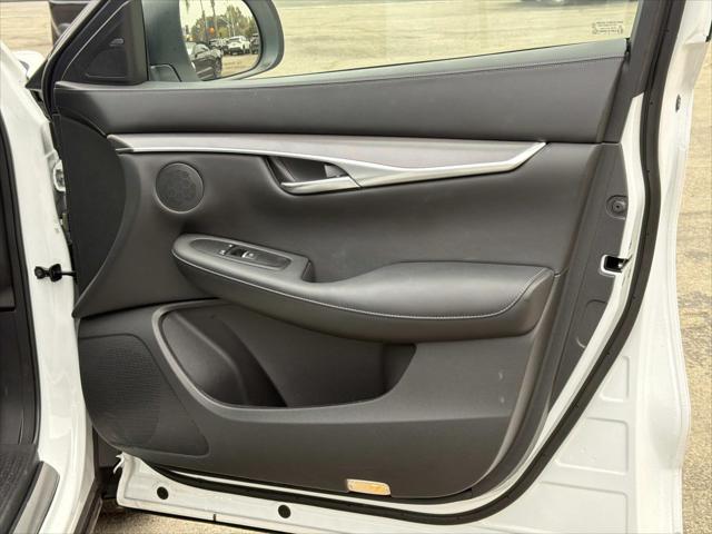 2023 INFINITI QX50 LUXE