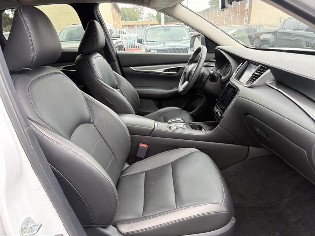 2023 INFINITI QX50 LUXE