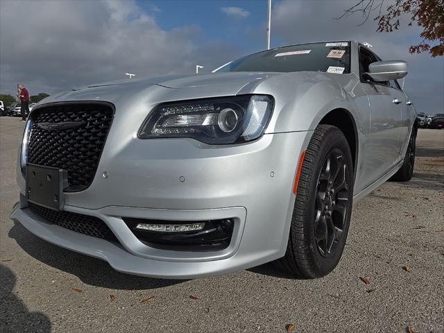 2023 Chrysler 300 Touring L AWD