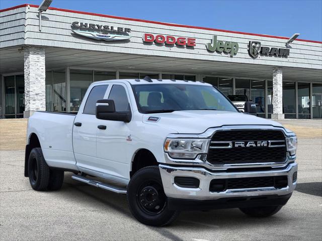 2024 RAM 3500 Tradesman Crew Cab 4x4 8 Box