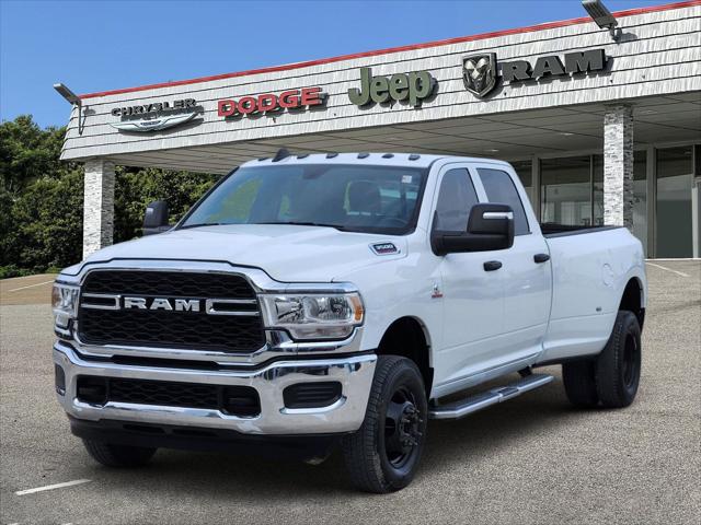 2024 RAM 3500 Tradesman Crew Cab 4x4 8 Box