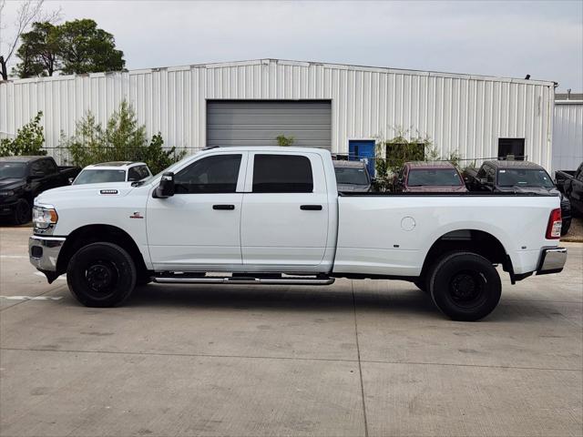 2024 RAM 3500 Tradesman Crew Cab 4x4 8 Box