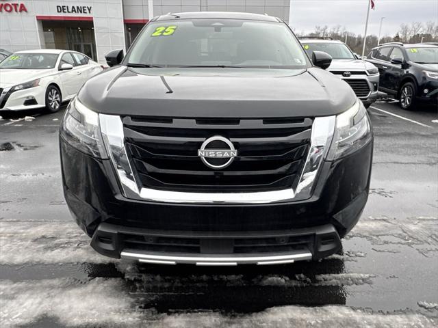 2025 Nissan Pathfinder SL 4WD