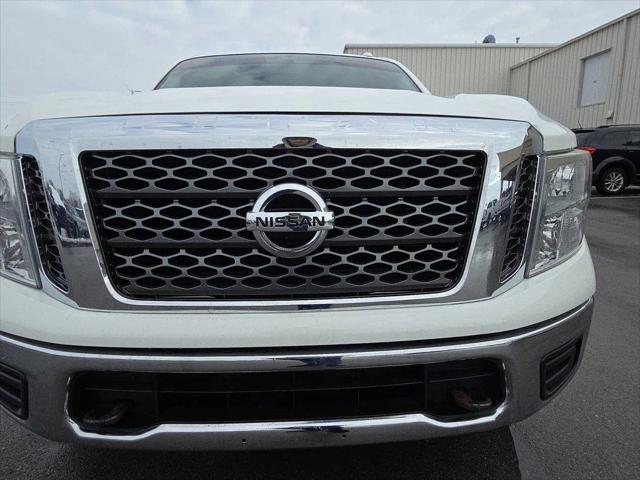 2018 Nissan TITAN SV