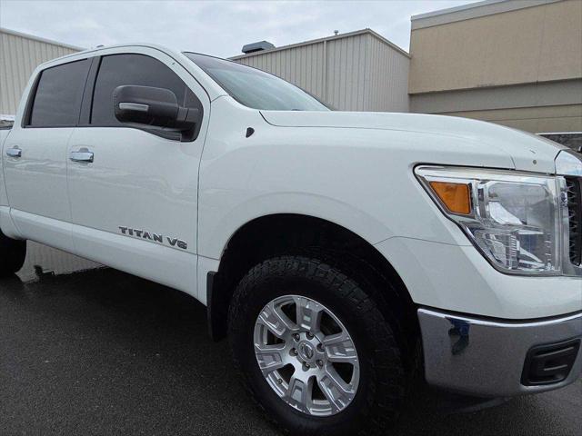 2018 Nissan TITAN SV