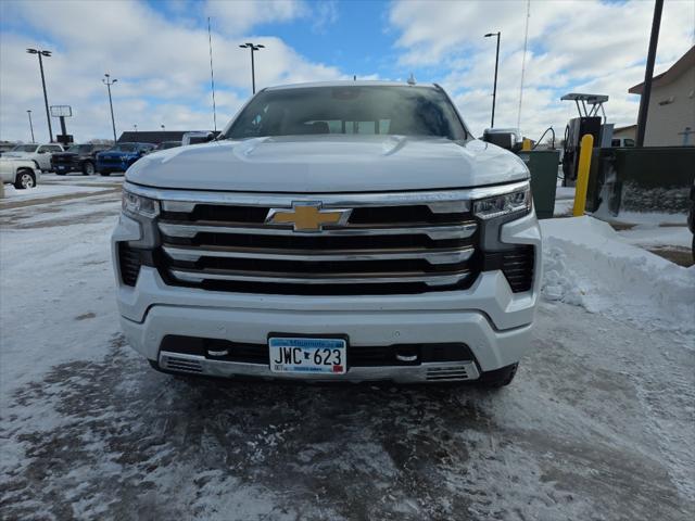 2022 Chevrolet Silverado 1500 4WD Crew Cab Short Bed High Country