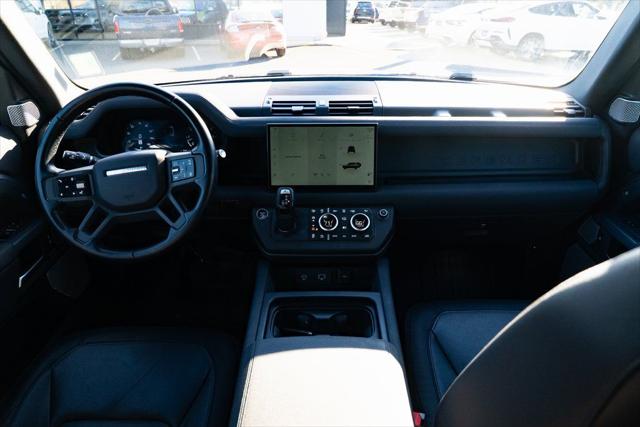 2023 Land Rover Defender 130 X-Dynamic SE